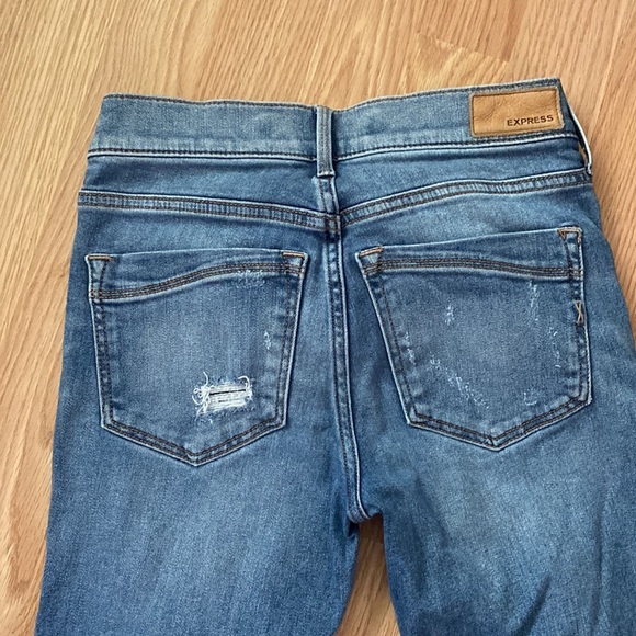 Express Stretch + Performance
Cropped Skinny Jeans Women's 0 Mid Rise Distressed - Picture 10 of 13